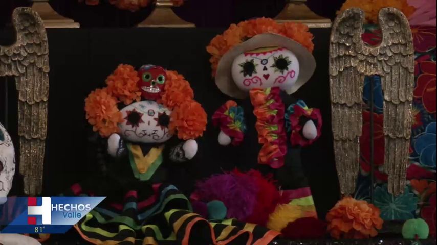 Inaugura exhibición en Mcallen por el día de los muertos