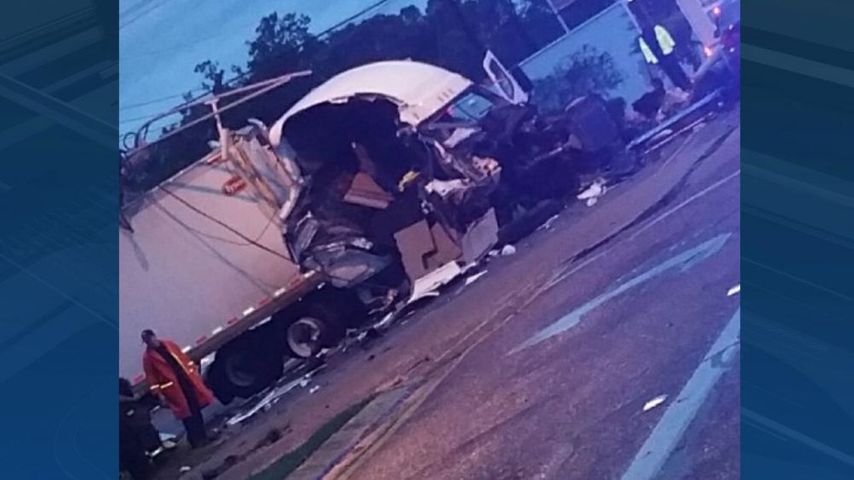 Passenger injured in Airline Hwy 18-wheeler wreck
